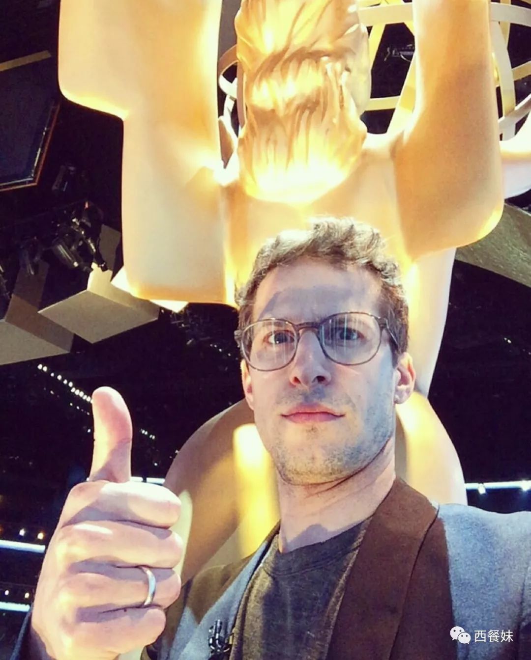 三表哥andy samberg画风突变!性感到引粉丝狂喊我可以!_胡子