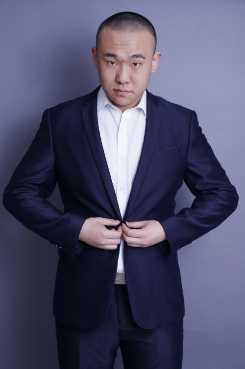 影视演员李亚鑫