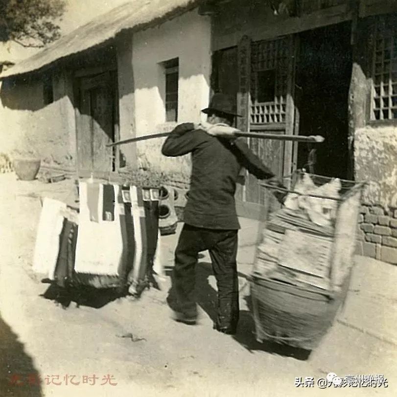 啥也不说了 赶快来看  这些尘封78年的老照片吧 亳县北关外大街上的