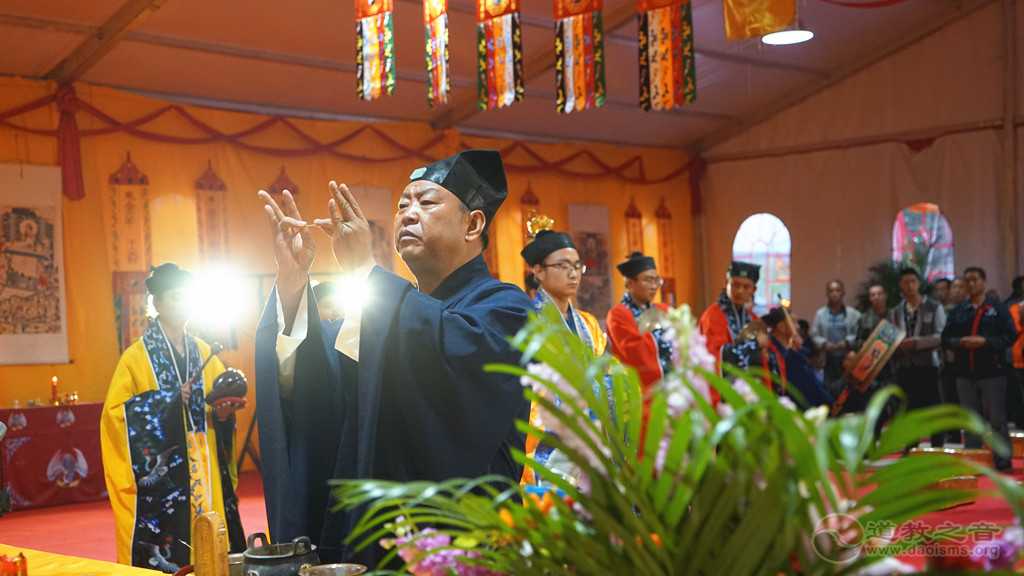 甘肃通渭湛龙观第三届斋醮超度祈福迎祥法会拉开序幕