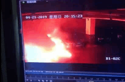 锂电池自燃如此可怕，到底还要不要买电动车？