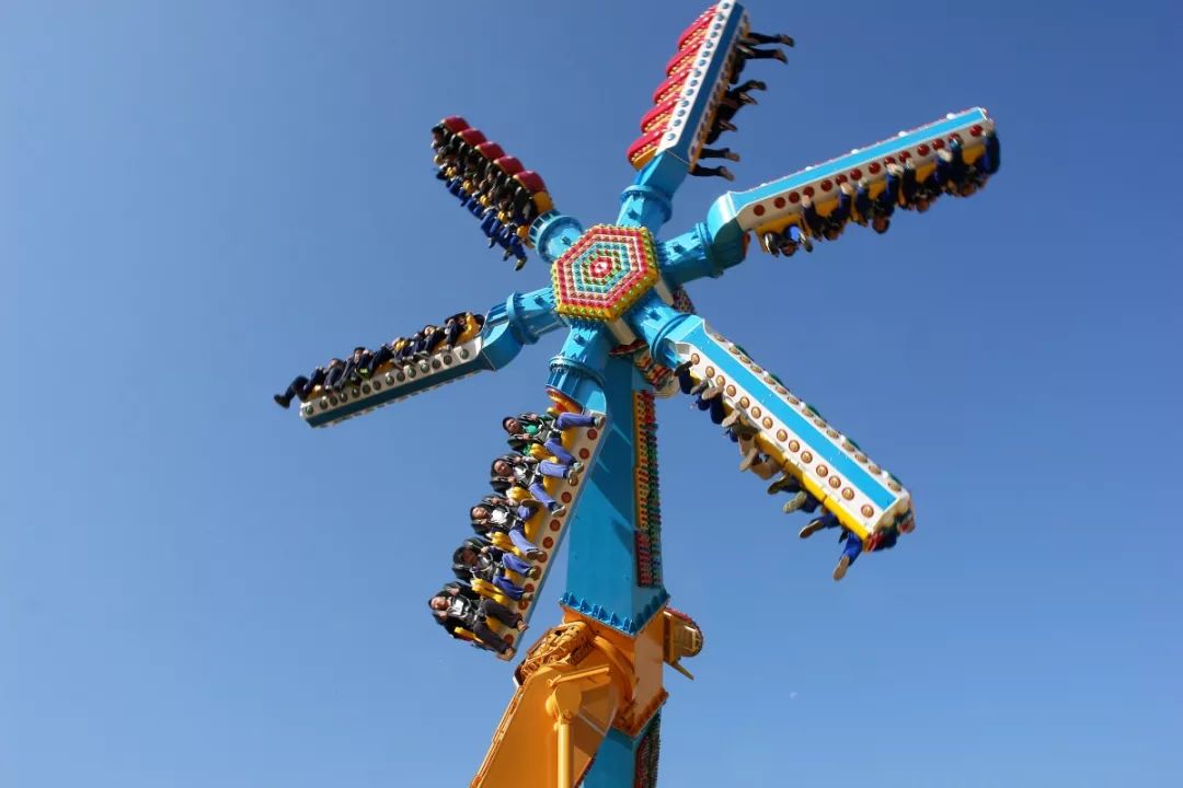 人文 △高空飞翔   △摩天轮   △摩天环车   △极速风车   △旋风