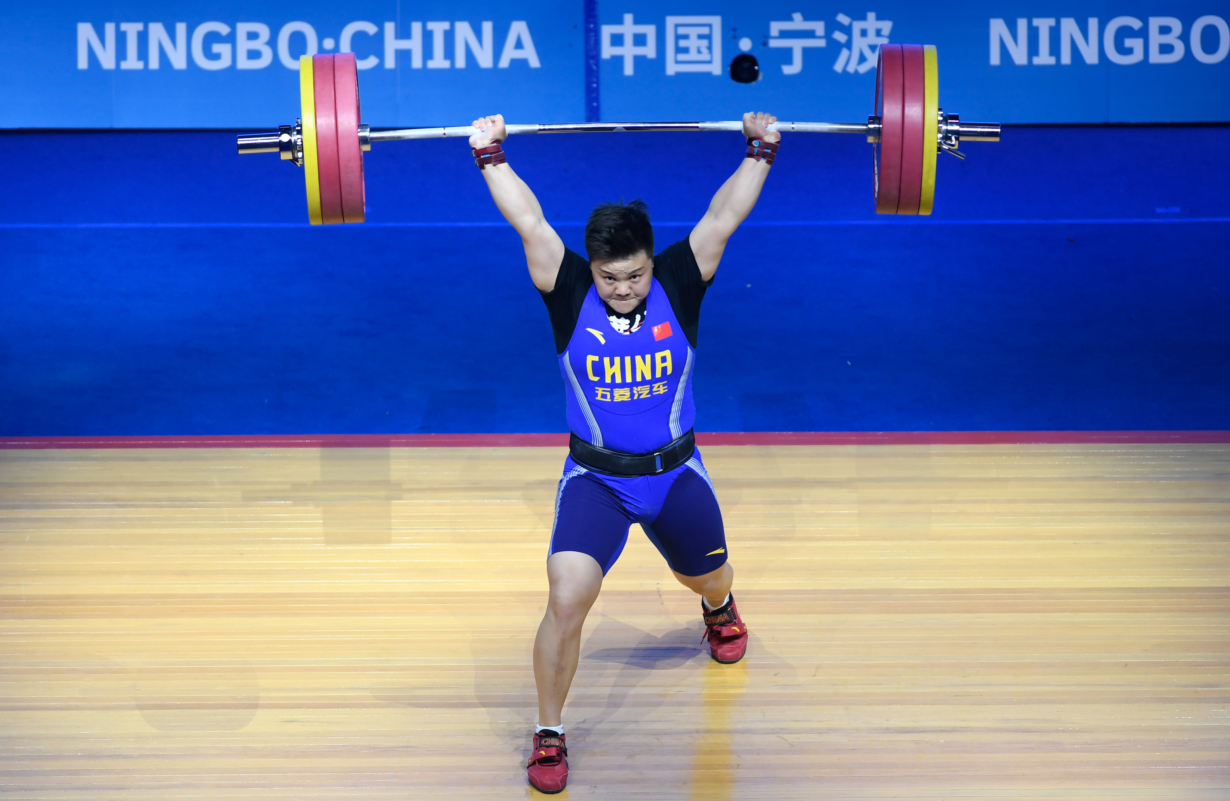 举重—亚锦赛:汪周雨获得女子87公斤级冠军_中国