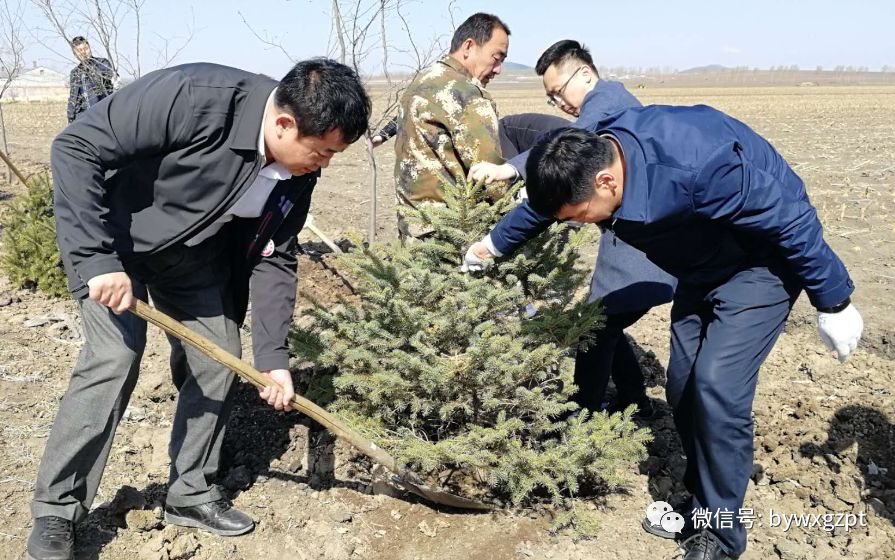 4月25日,巴彦县领导何宪光,冯民,兰淼,赵万方等四大班子领导以志愿者