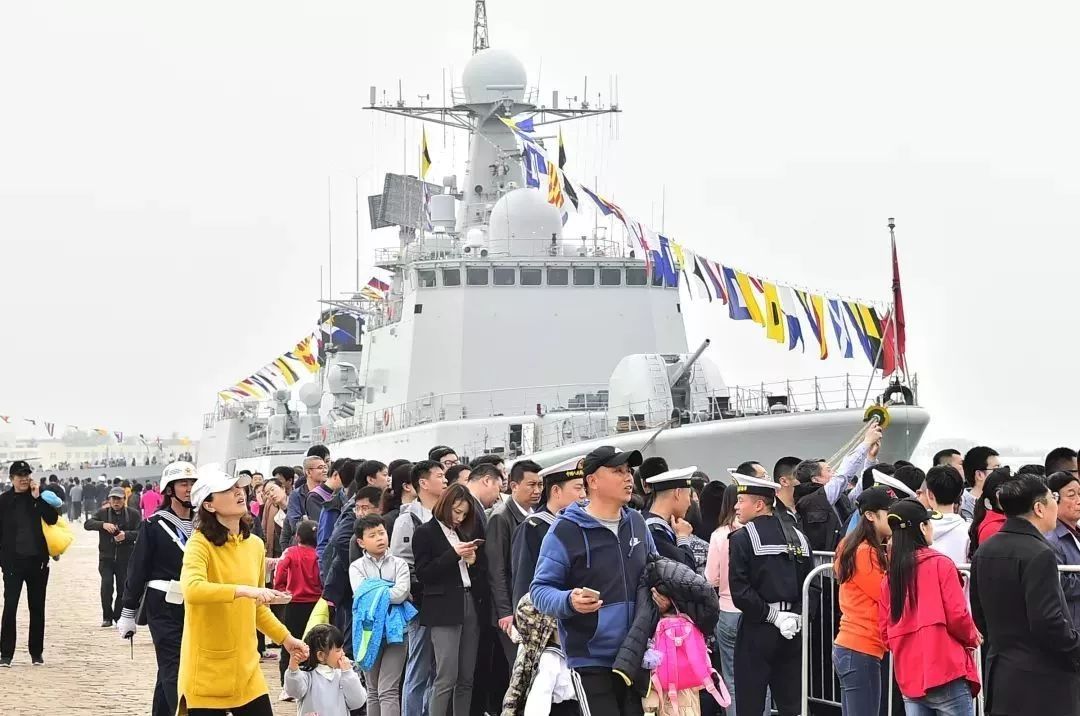 在中国海军建军70周年之际,一场多国海军活动在青岛拉开帷幕,带给了全