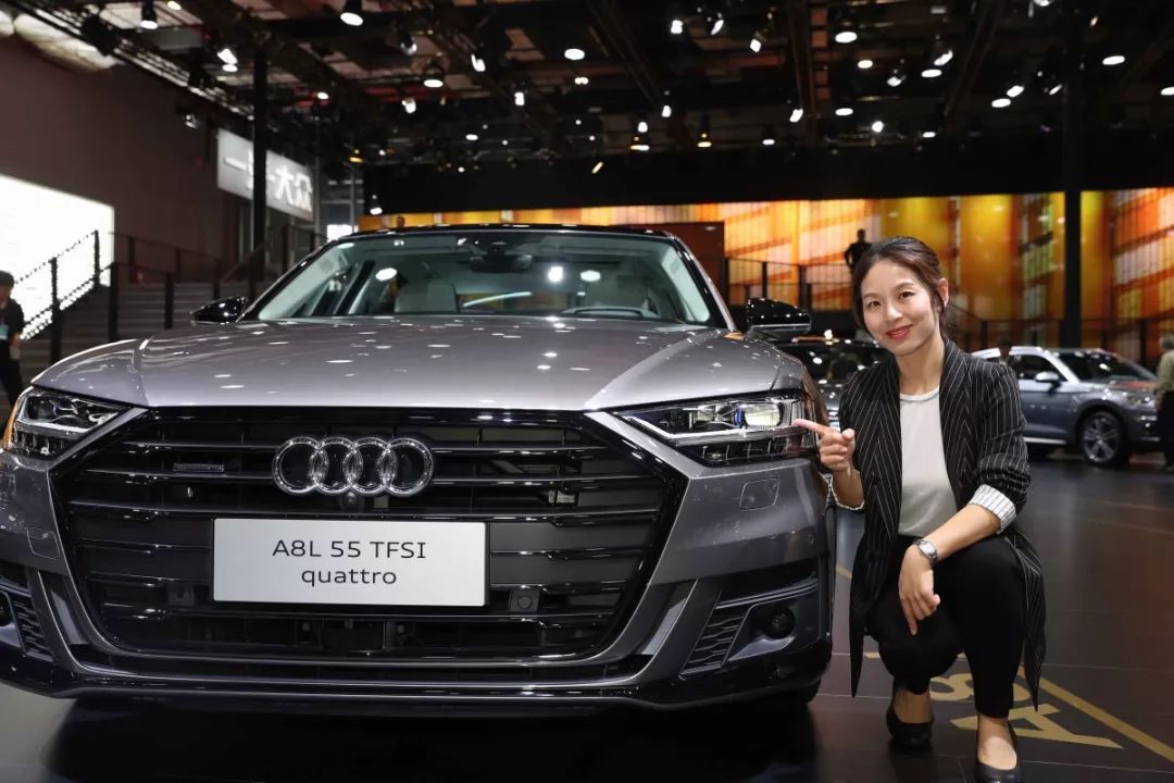 在本届上海车展会中,欧司朗以"点亮美好生活"为主题,着眼未来汽车照明