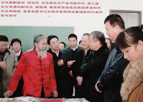 逯跃松,男,笔名,山南居士.千里飘香画廊经理.