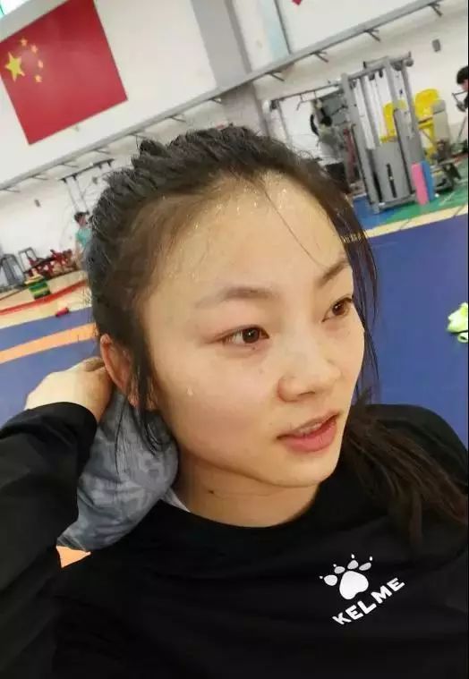 实时重磅这个峨边姑娘拿了国际冠军快来看你认不认识