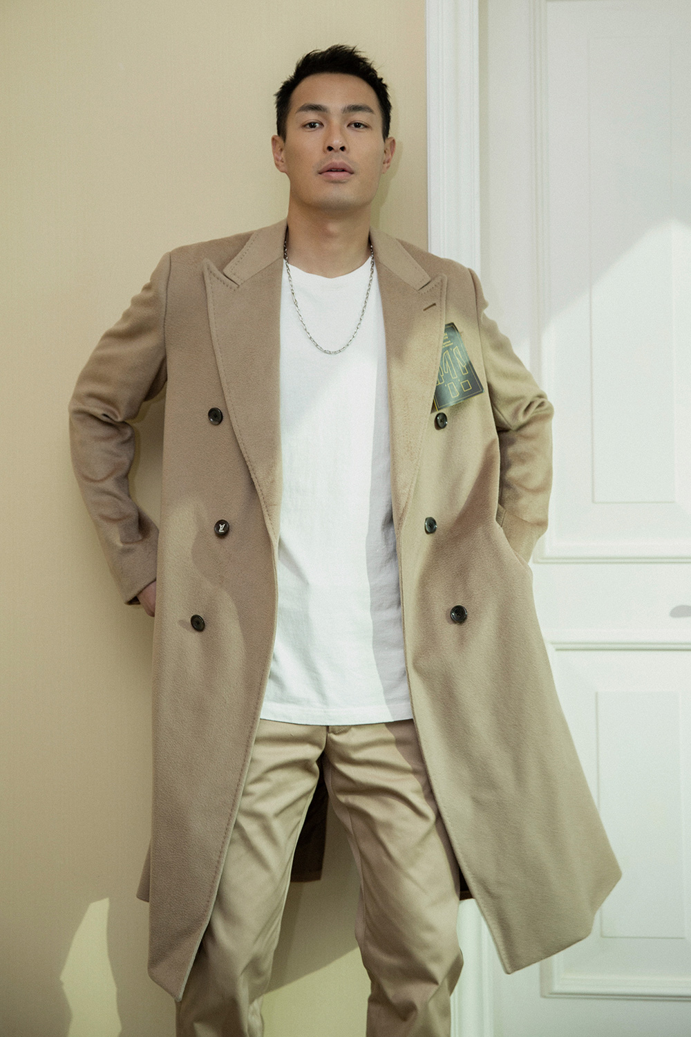 杨佑宁出席活动自拍亲民运动型男暖力十足