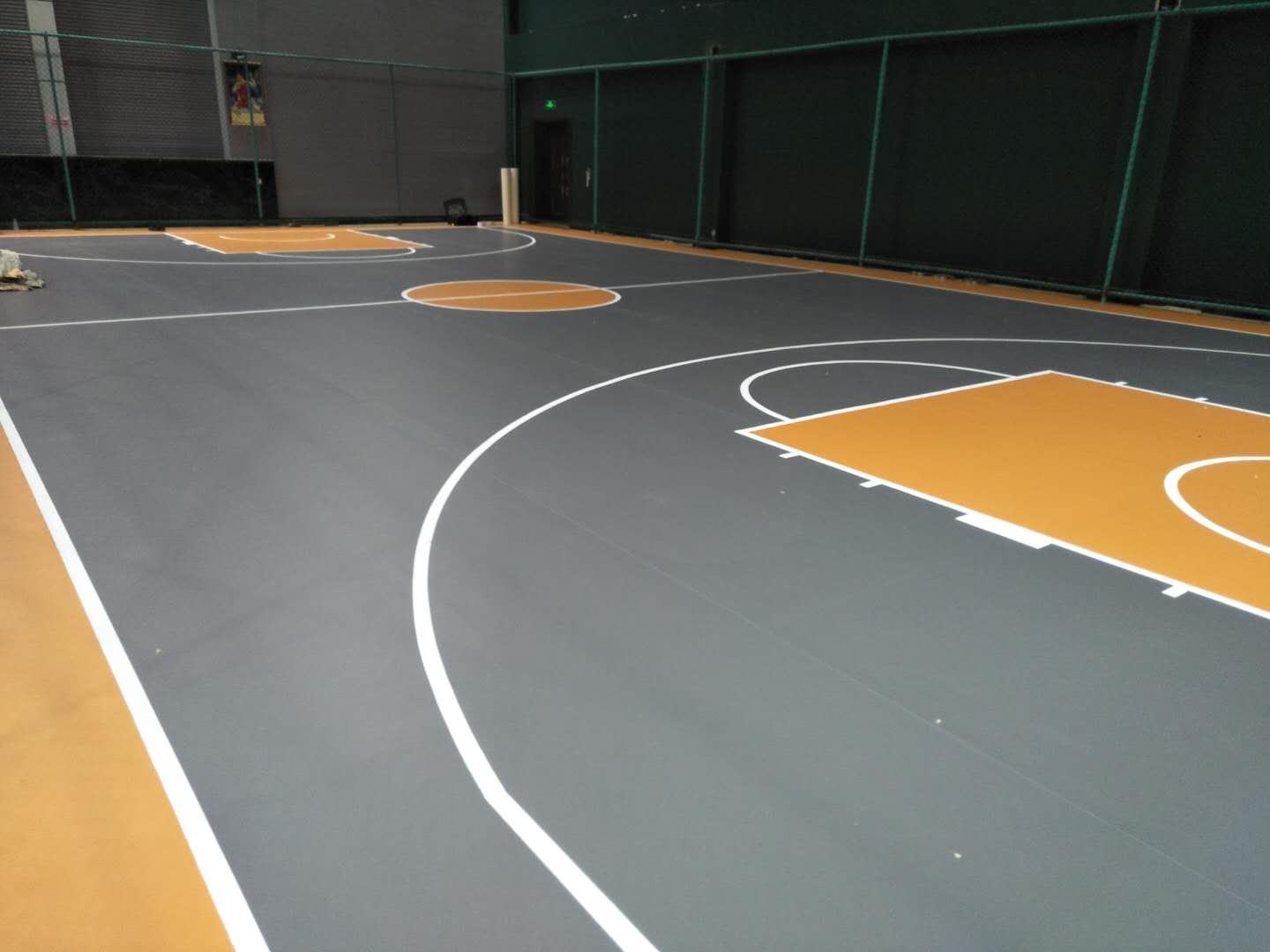 安徽淮南篮球场pvc地胶,唤醒你对篮球的热爱!