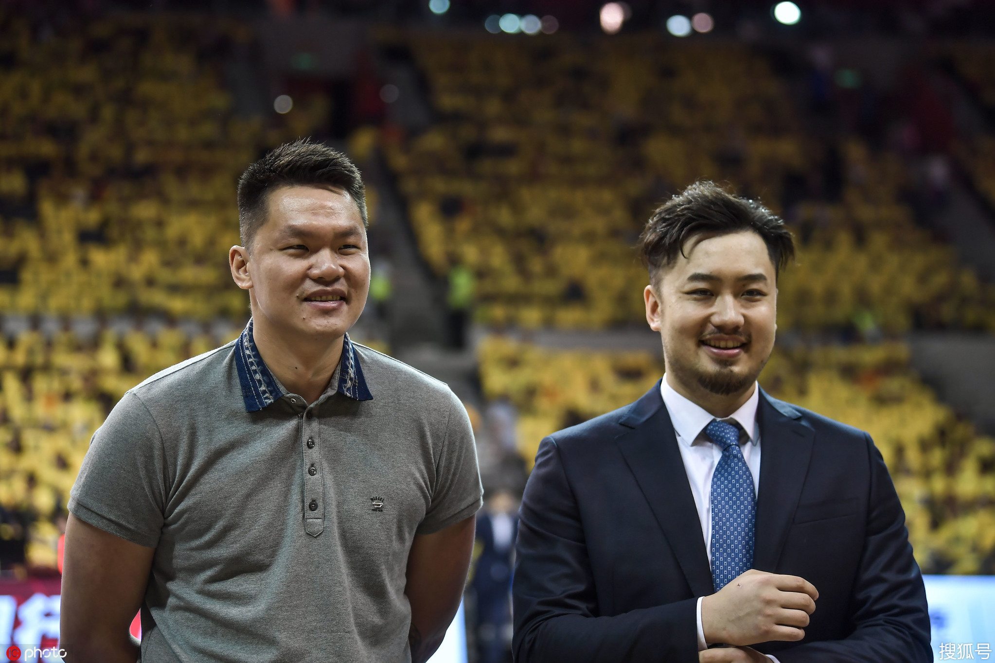 朱芳雨,睢冉,亚当斯现身疆粤战场边 火热交流