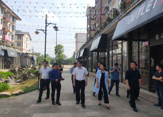 省扶投公司总经理黄强到玉屏调研易地扶贫搬迁工作