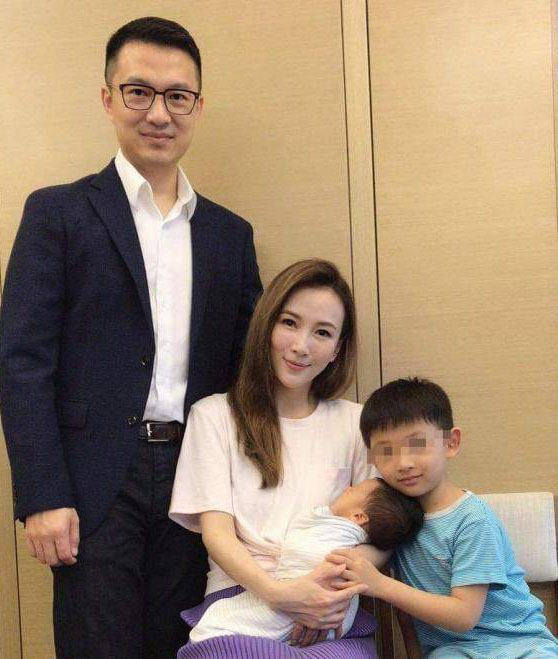 原创她是陈法拉的弟媳嫁入豪门6年生2子被宠成公主老公陪产剪脐带