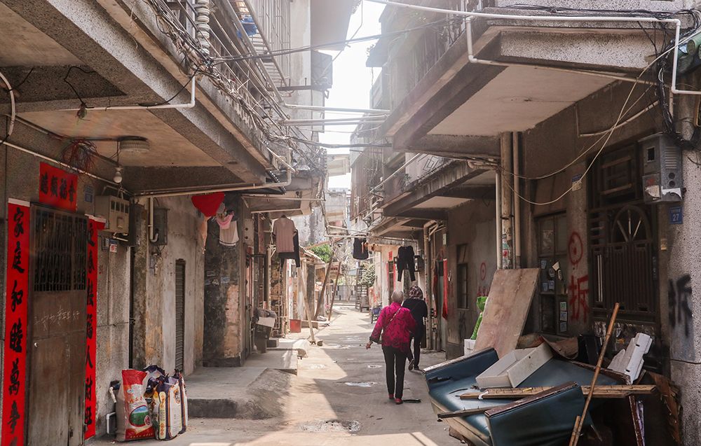 龙岗在不断地旧改,不断地在变化,可能以后这些街巷的牌匾,会成为最