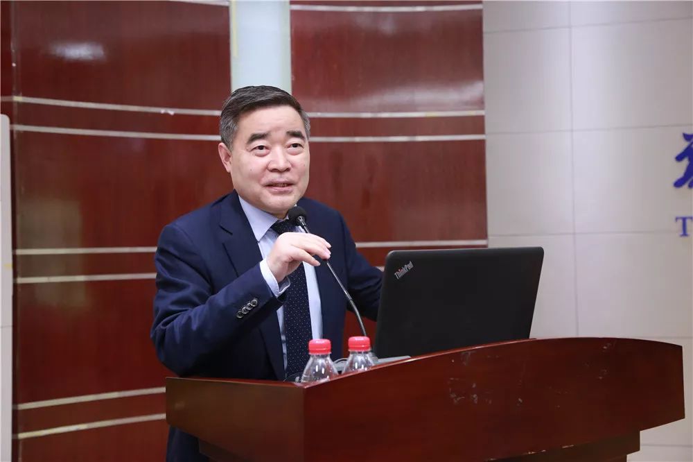 郑州大学五附院院长郑鹏远致辞