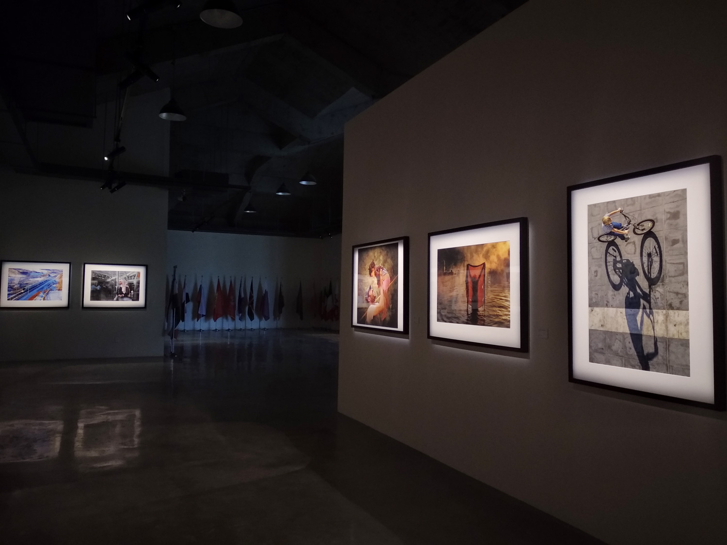 中国艺术摄影学会"一带一路"主题摄影展亮相成都当代影像馆