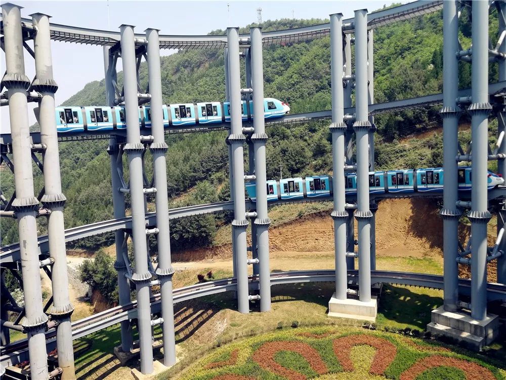 呼!凉都这辆小火车驶进了"世界之最"!_旅游