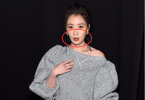 贾静雯扎脏辫脸颊消瘦不再年轻粉丝发型师出来要挨打