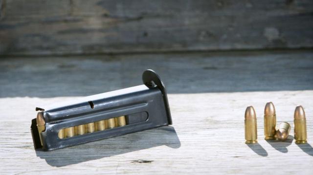 手枪弹匣里的子弹为什么这么少,都在20发内?难道不能多搞点吗?