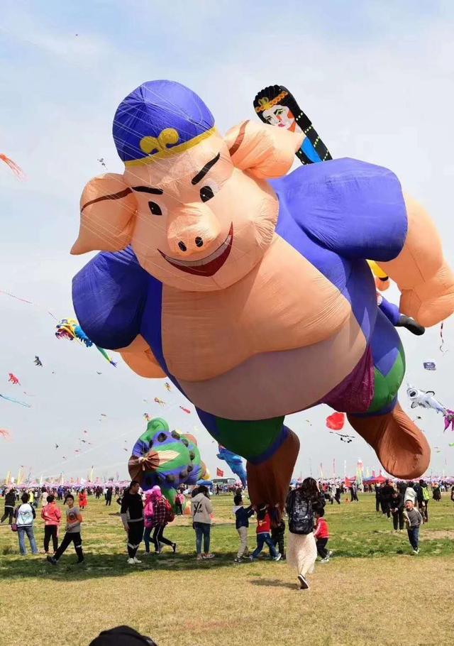 连云港市风筝代表队在第36届潍坊国际风筝会上喜获佳绩