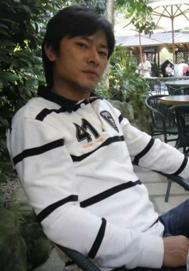 秦伟(饰灵鹿童子)"白蛇盗仙草"是《新白娘子传奇》中脍炙人口的一个