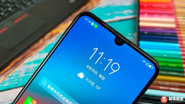 联想z6 pro的机身正面采用6.39英寸三星amoled屏幕,长宽比19.