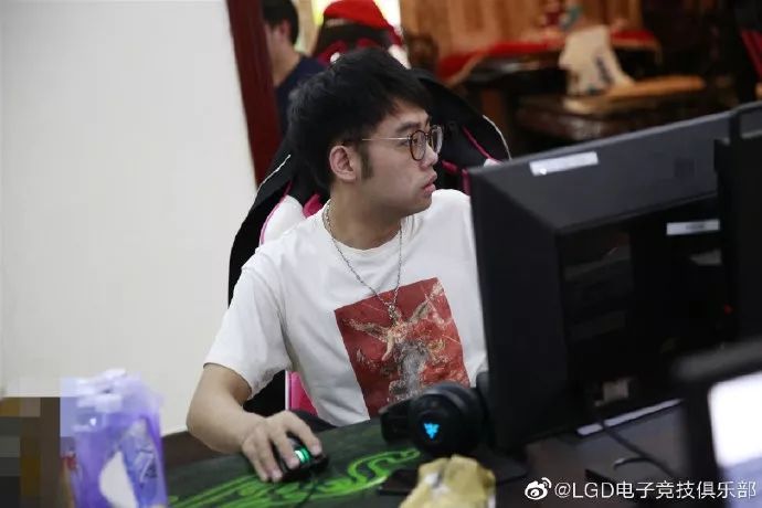 mdl巴黎major前的训练照,ame真.颜值担当!