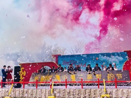 莲花山梨花节地址图片