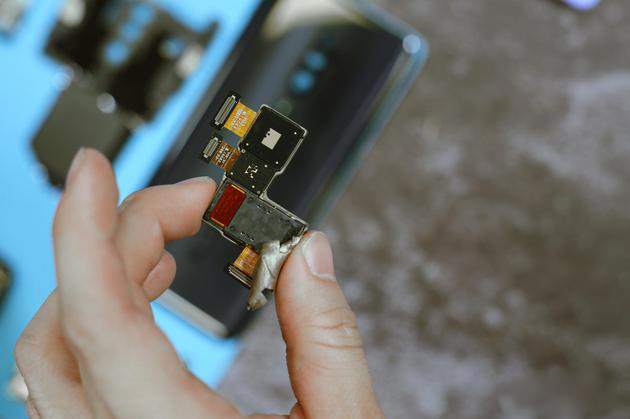 内部设计紧凑规整opporeno拆机现场让人大呼顶级水准