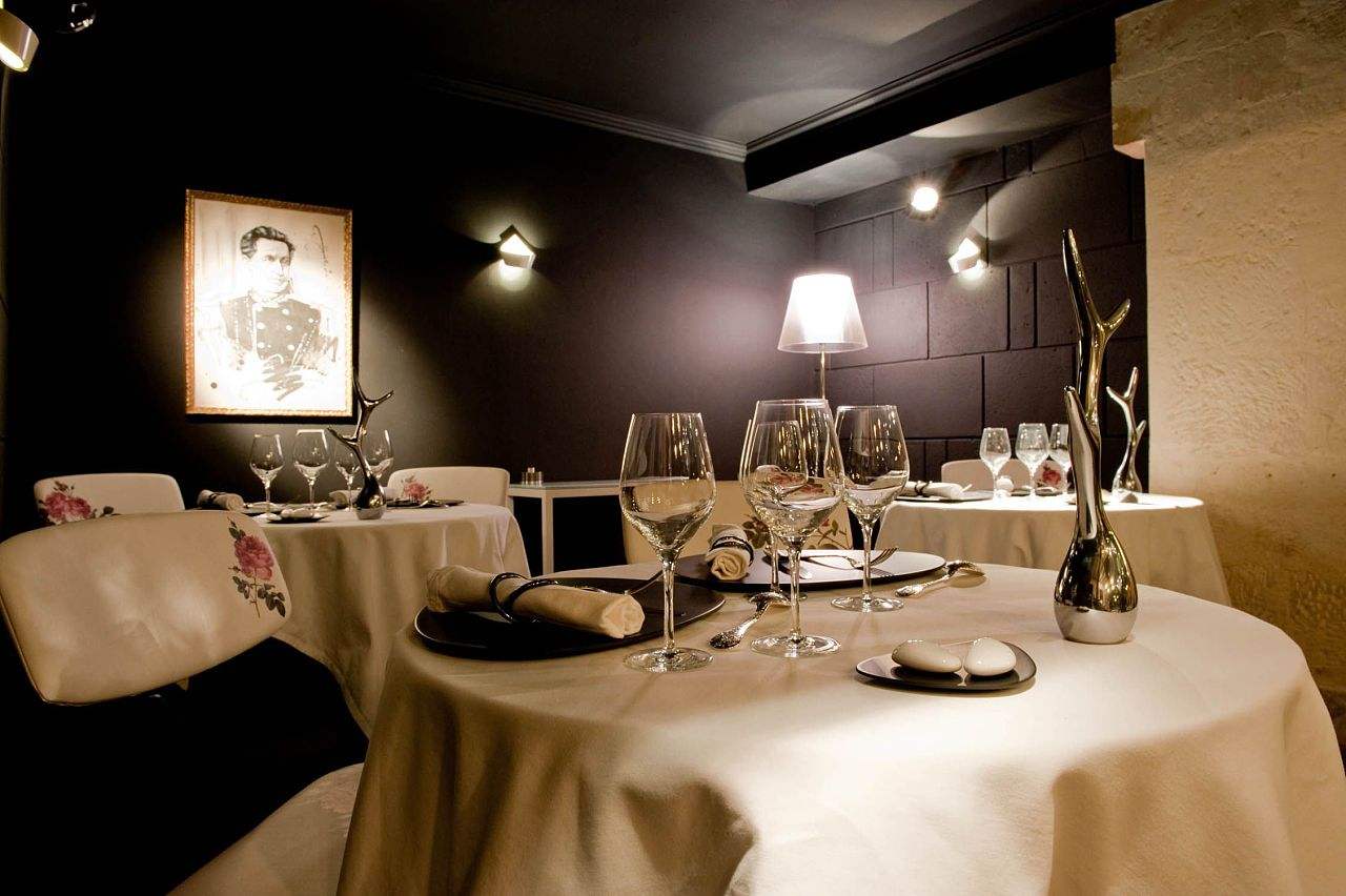 深圳南山科技园西餐厅装修设计案例赏析——鑫宏隆装饰