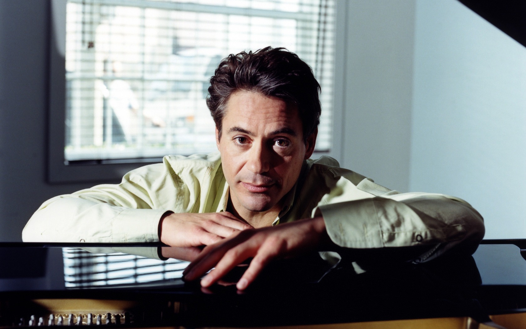 导演乔恩·费儒就很支持他:"不管是唐尼的丑闻还是功勋,我们都看在