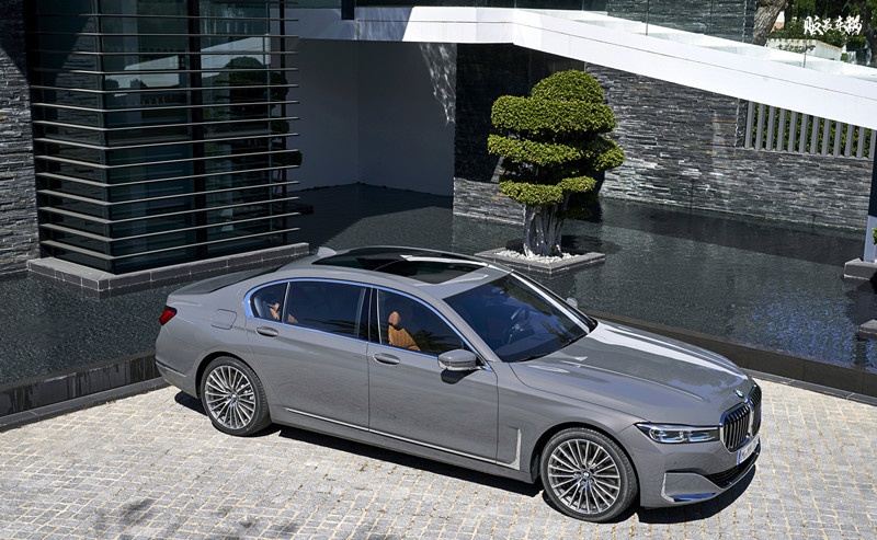 2020 宝马750li上市:奢华的内饰,全新的体验.