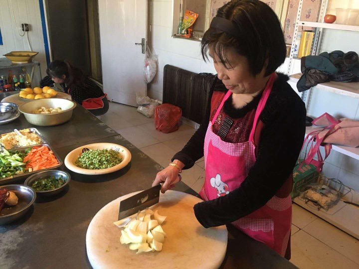 "独手"大娘脱贫记