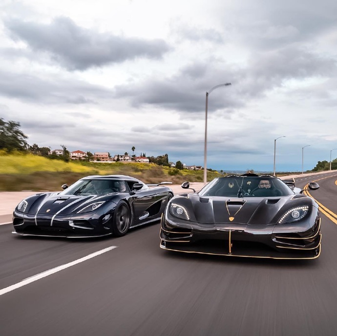 1/ 12 酷黑超跑-帕加尼and柯尼塞格 酷黑超跑-帕加尼and柯尼塞格 酷黑