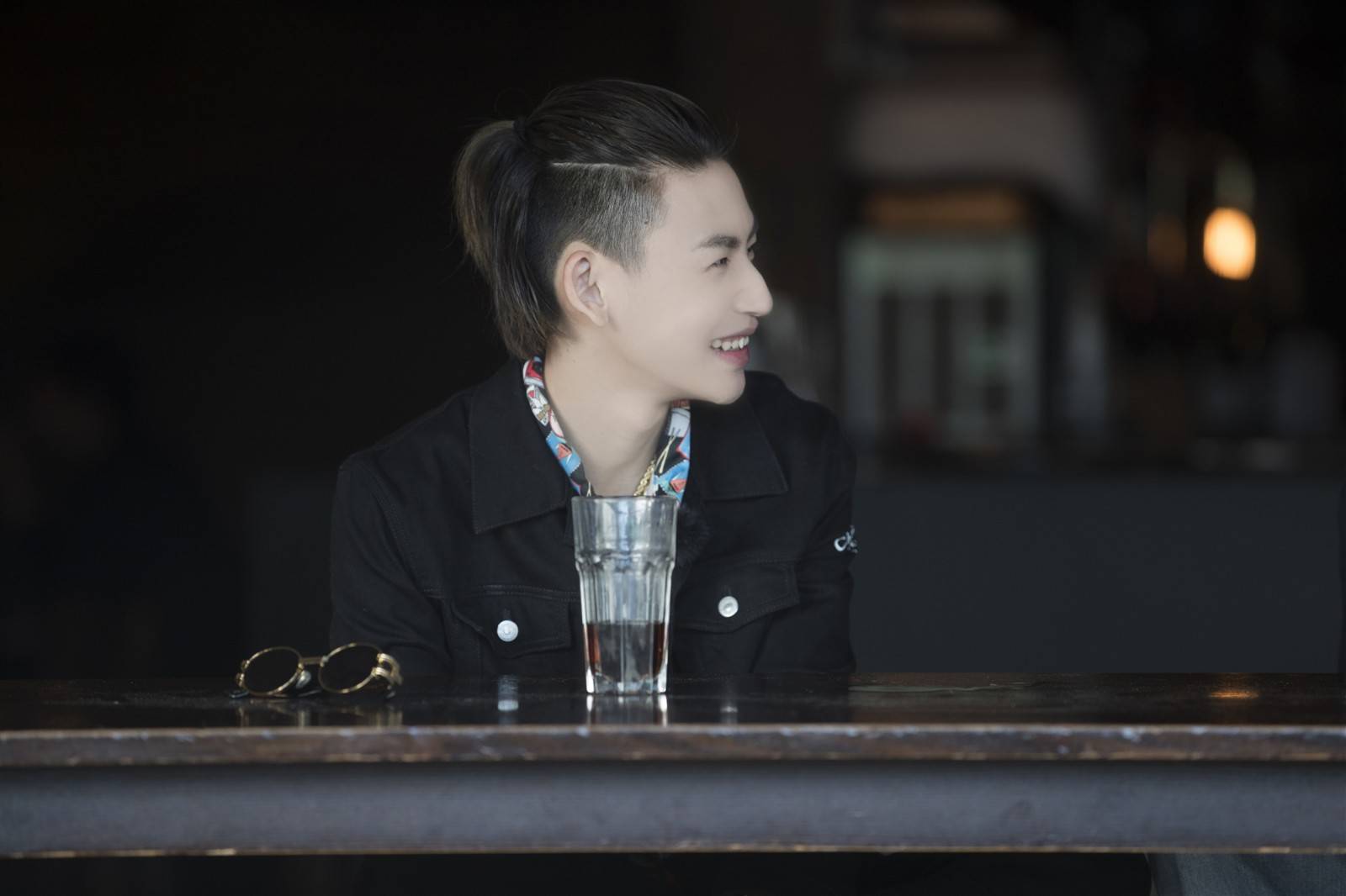 小鬼王琳凯青春的花路爱鞋如命教费启鸣跳舞上演花路兄弟情