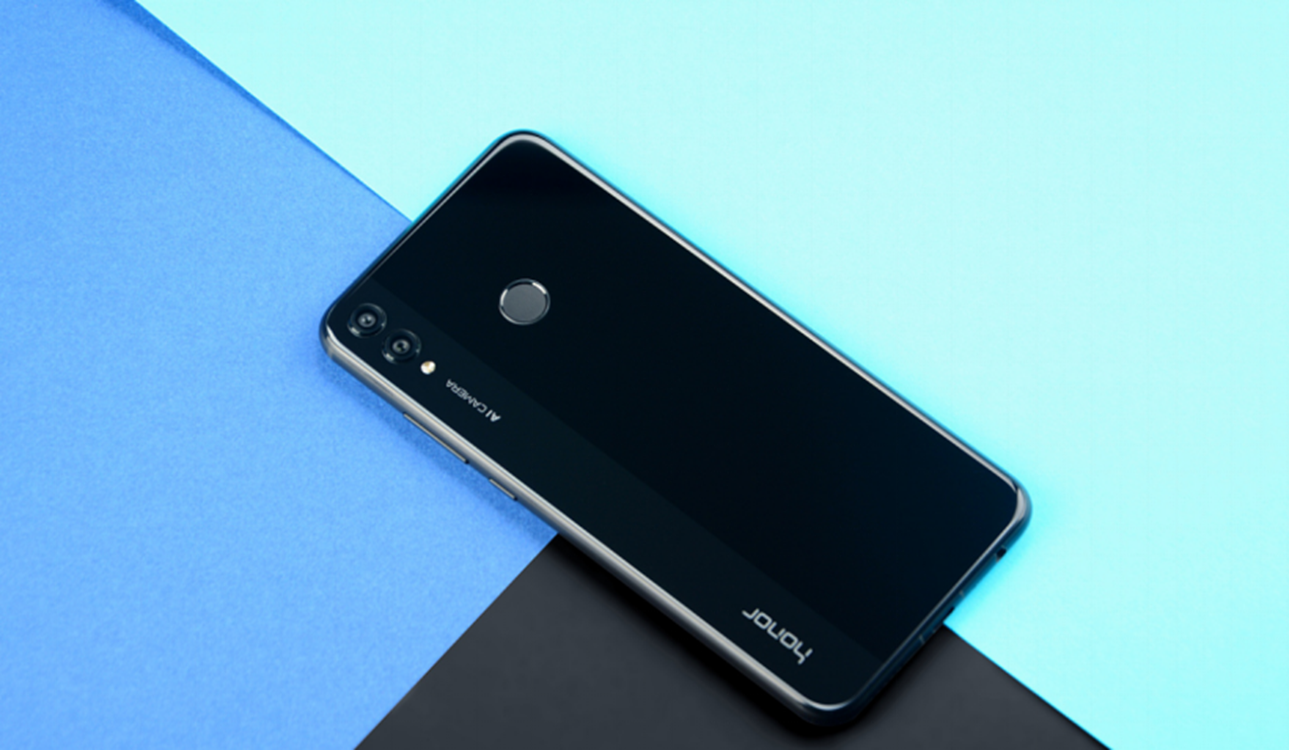 原创千元级热门屏霸手机,荣耀8x上手体验