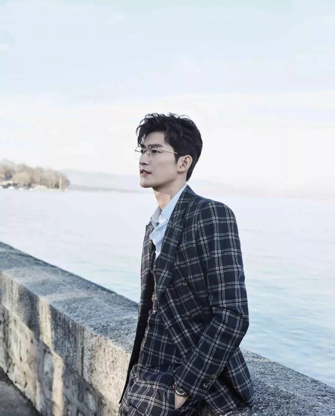 演了那么多霸道总裁,他终于要转型了?