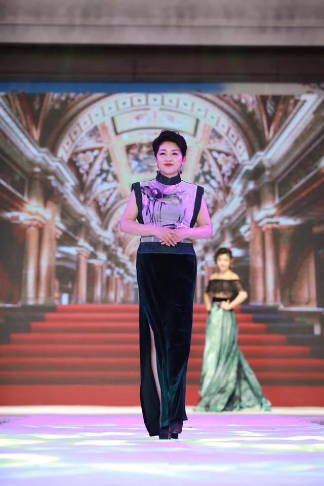 圣帝雅集团董事长王玉玲女士及东方旗袍汇院长王璐小姐圣帝雅集团为