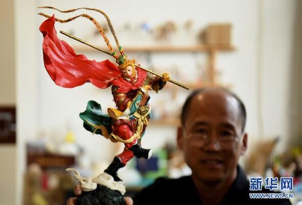 "面塑艺人"陈海亮:巧手捏出精彩世界