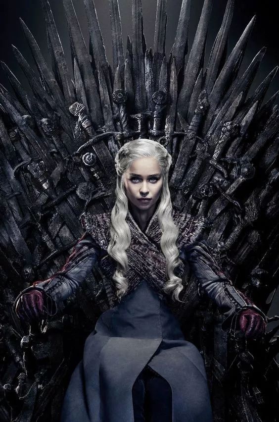 头骨被金属片取代曾2度患动脉瘤的龙母是如何逆袭成权游女王