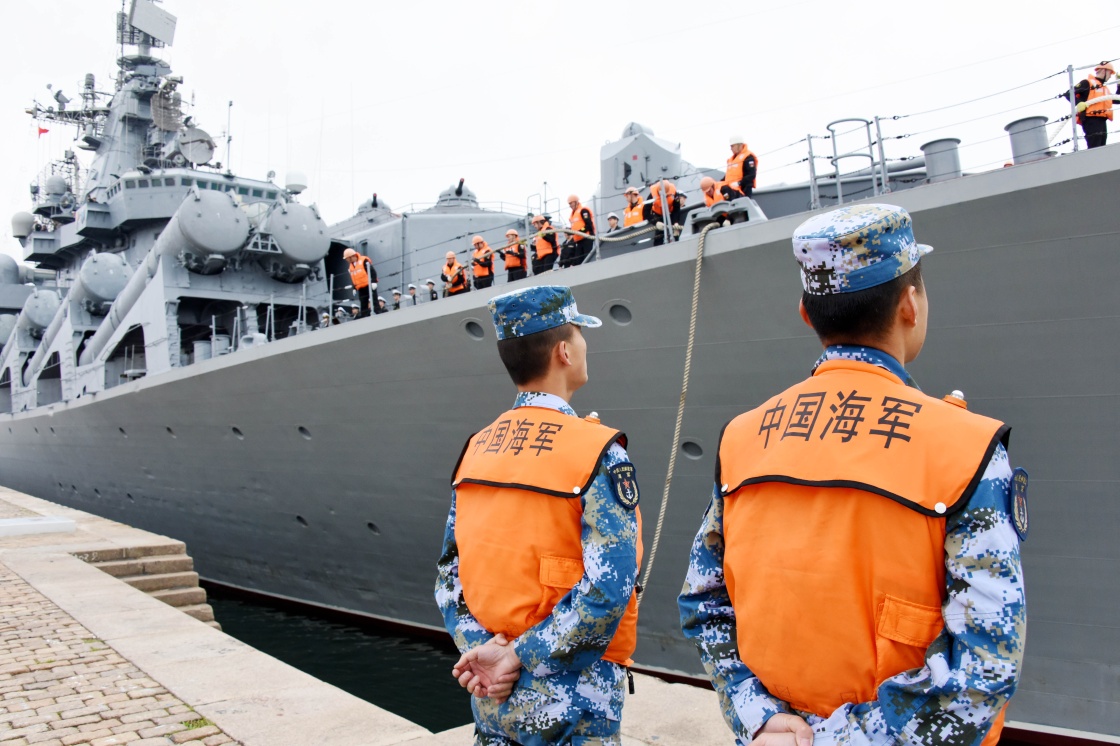 中俄海上联合—2019军事演习俄方参演舰艇抵达青岛