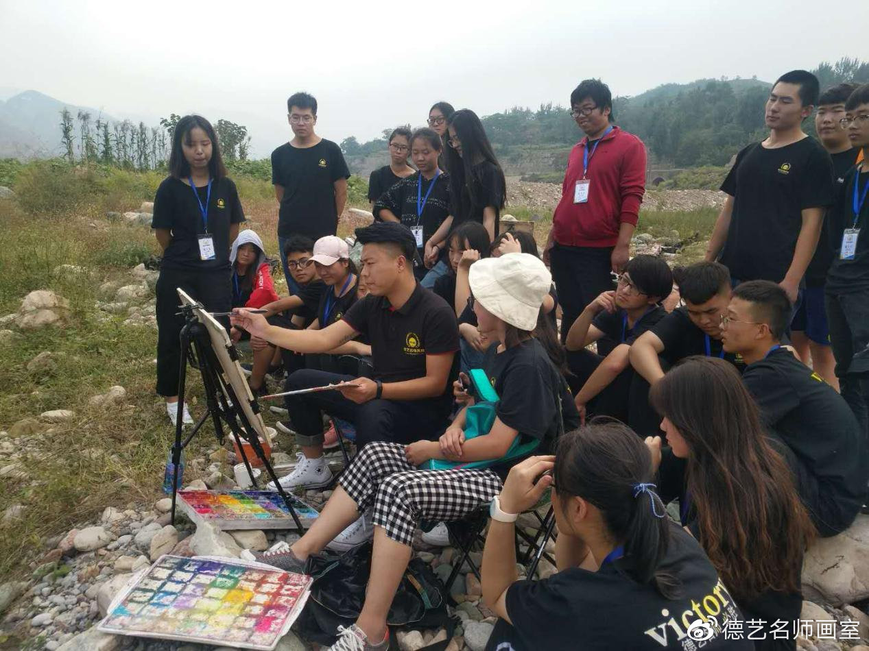 石家庄画室德艺名师的老师经验丰富指导细致让学生取得突破性提高