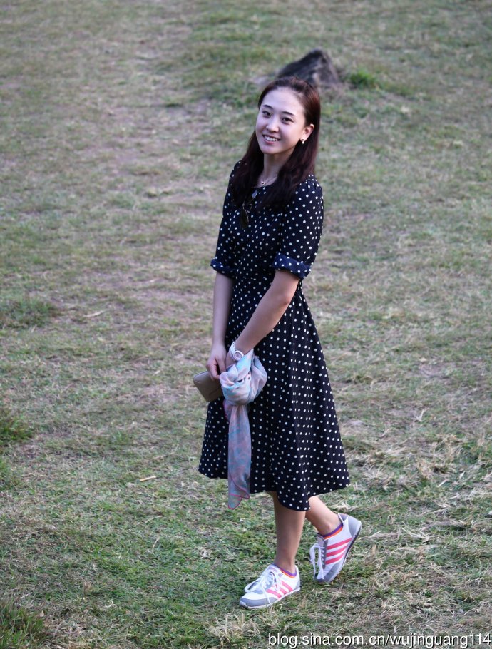 抓拍:柬埔寨美景中的各国美女(图)