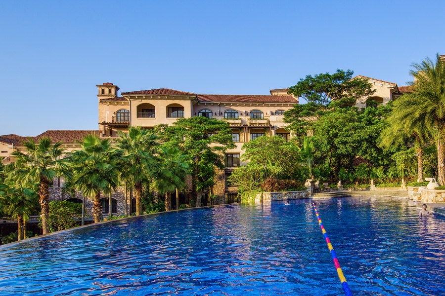 清爽宜人美林湖位于广州,花都,清远交汇的黄金地段美得清丽脱俗,灿烂