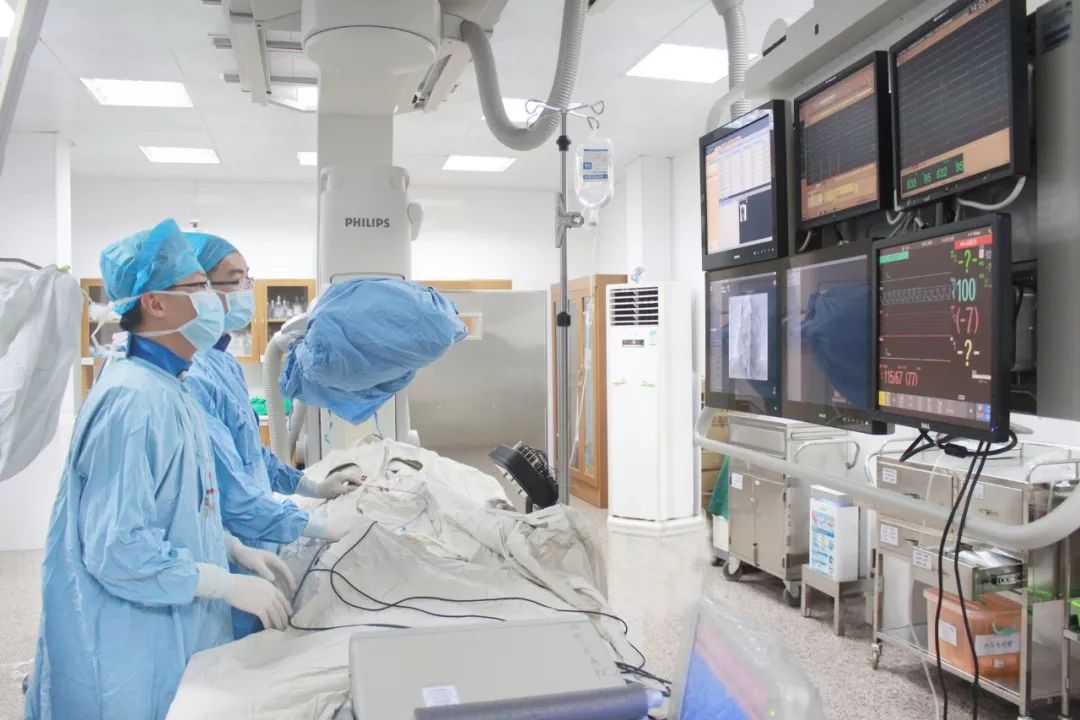 医学| 心脏乱跳不用慌 微创技术可根治_治疗