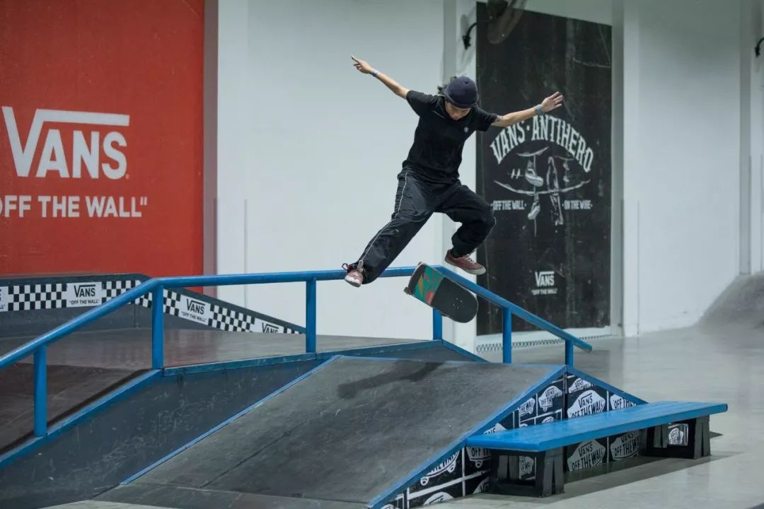 激烈到空中撞车,2019 vans「滑板星期五」第一站燃爆佛山!