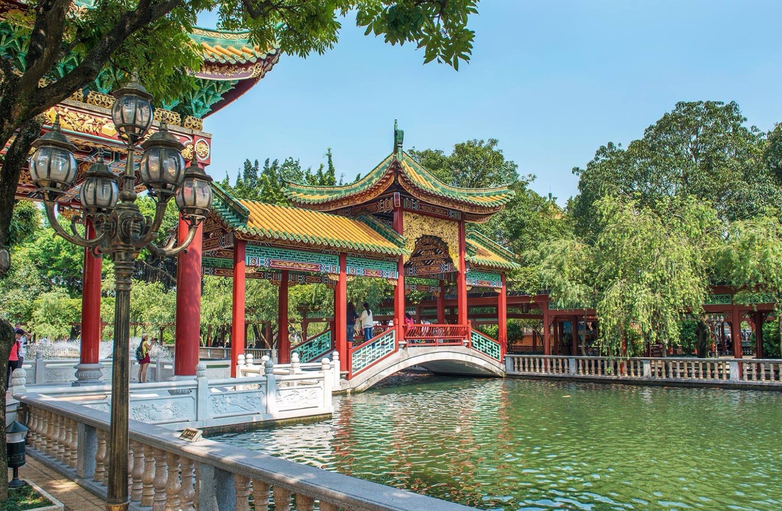宝墨园,坐落在广东省广州市内,是广东省内一处著名的园林景区