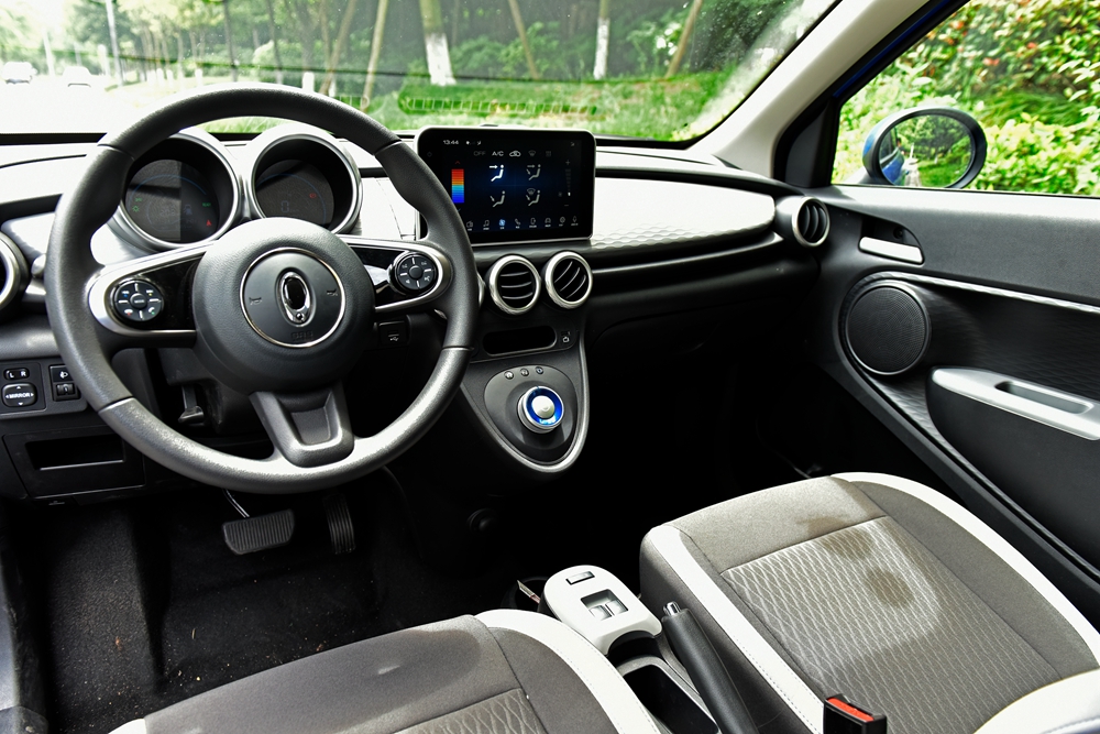 车市阙一门城市代步复古微型纯电小车欧拉r1