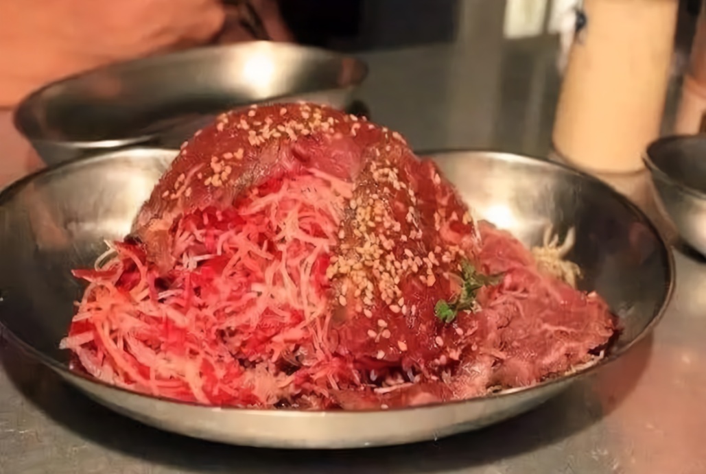 日本最诡异餐厅变态到吃饭时还受刑顾客基本是特殊爱好者