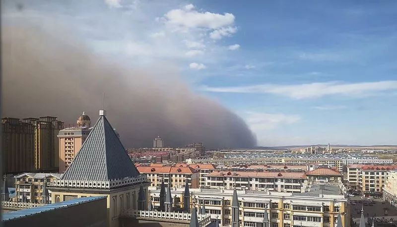 滿洲里等地現沙塵暴天氣,形成巨大